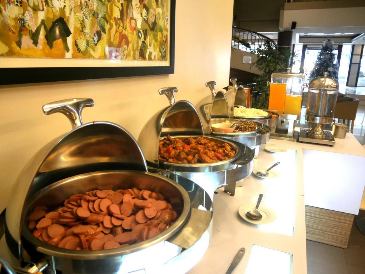 Circle Inn Hotel And Suites Bacolod Exterior photo